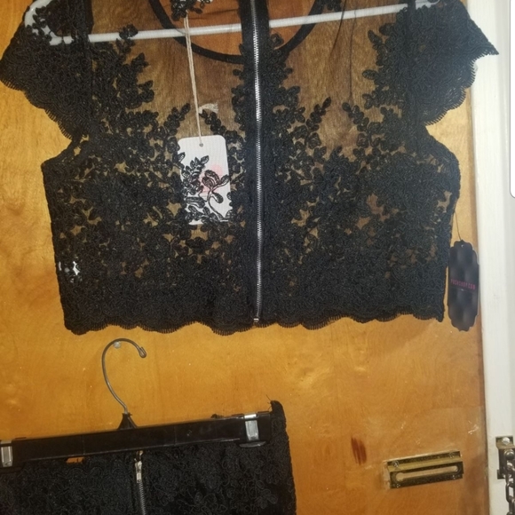 Black lace two piece set - Picture 4 of 7